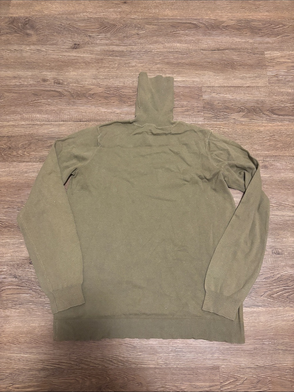 women’s green turtleneck